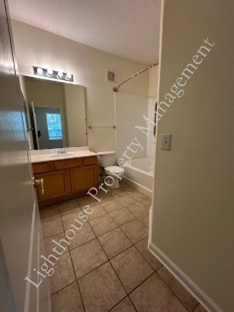 2 Bedroom / 2 Bathroom Condo in Gated Community property image