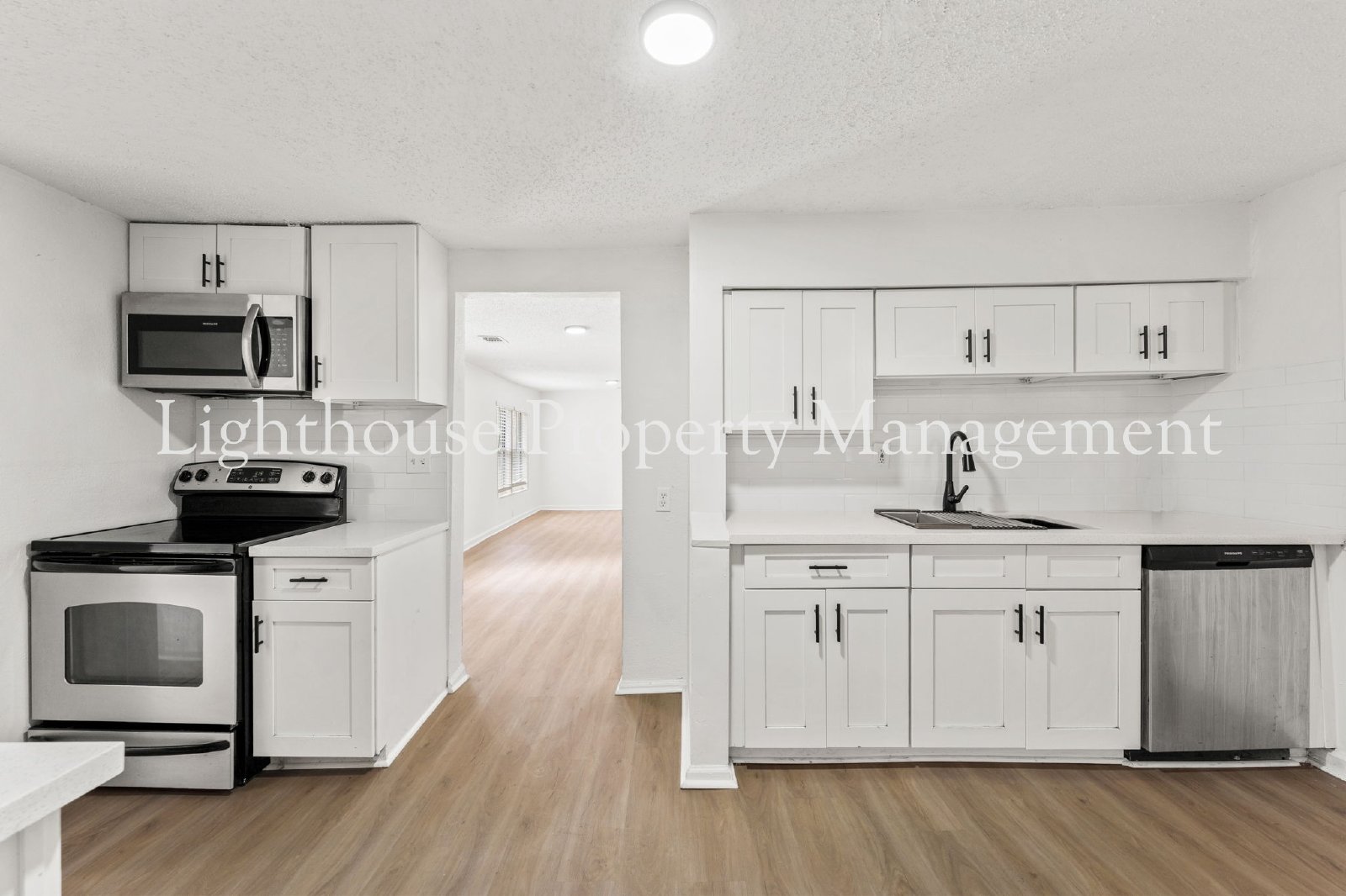Renovated 3 Bedroom Home Near Riverside And Avondale property image