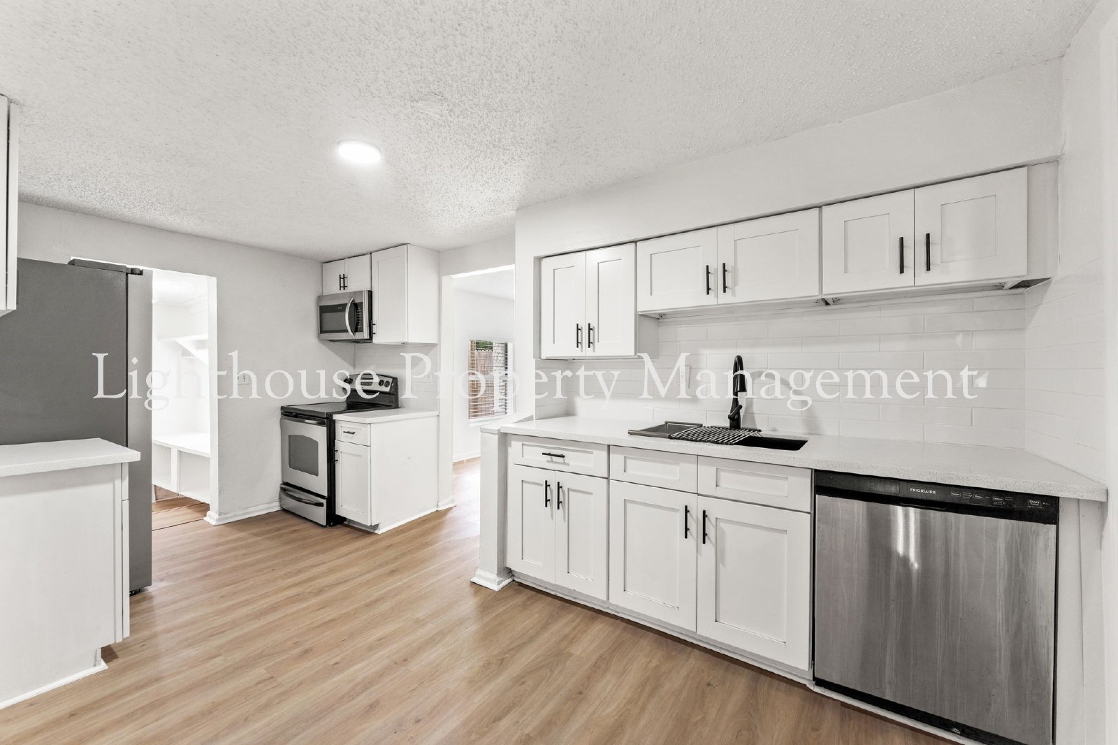 Renovated 3 Bedroom Home Near Riverside And Avondale property image