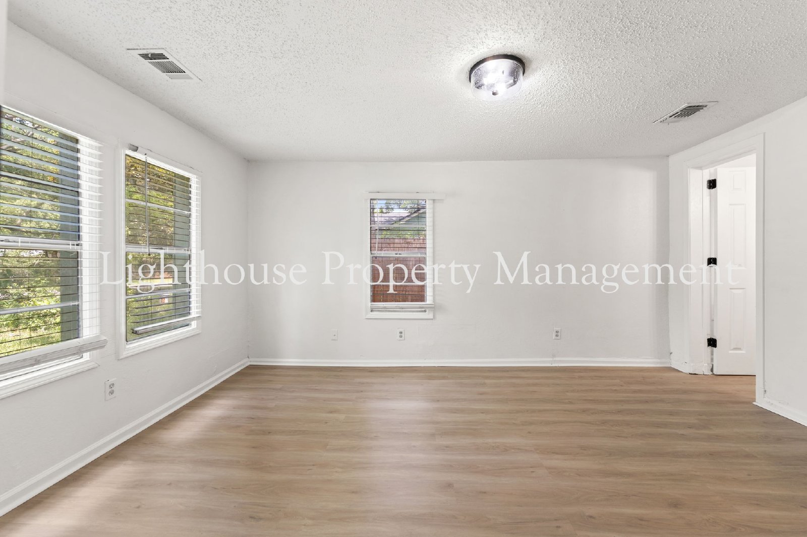 Renovated 3 Bedroom Home Near Riverside And Avondale property image