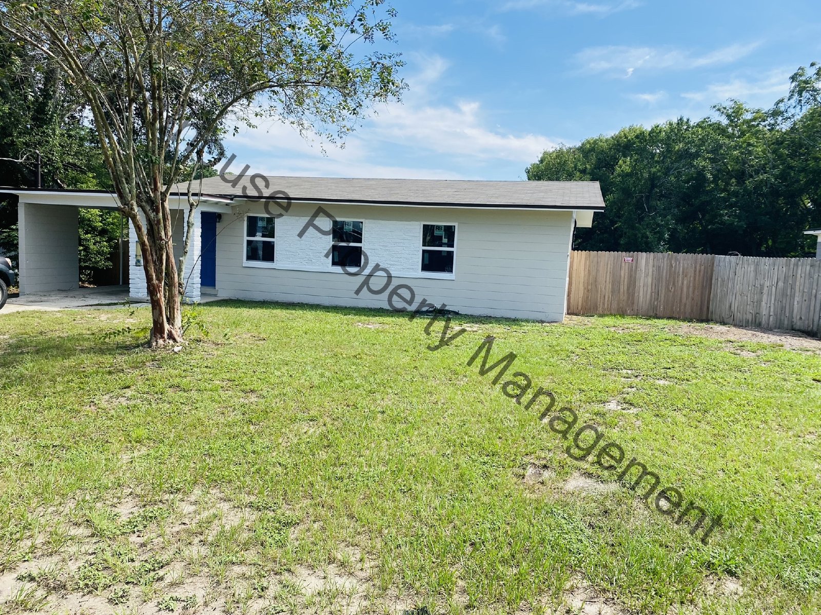 Beautiful 3 Bedroom Home With Fenced Backyard property image