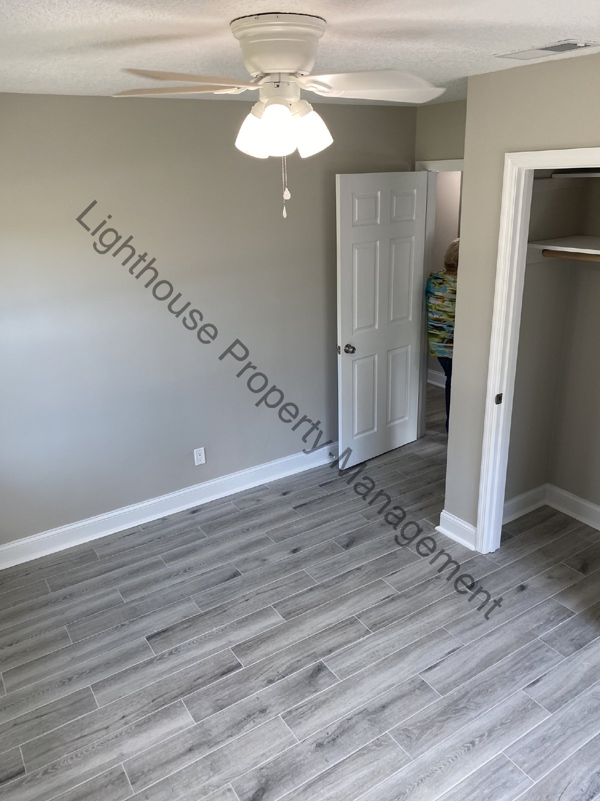 Beautiful 3 Bedroom Home With Fenced Backyard property image