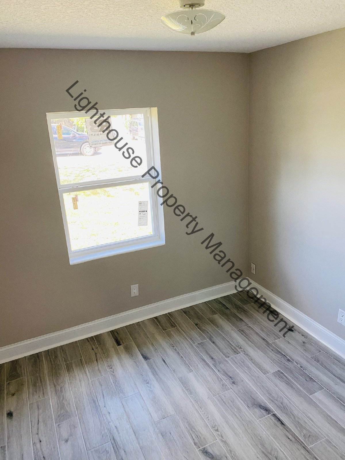 Beautiful 3 Bedroom Home With Fenced Backyard property image