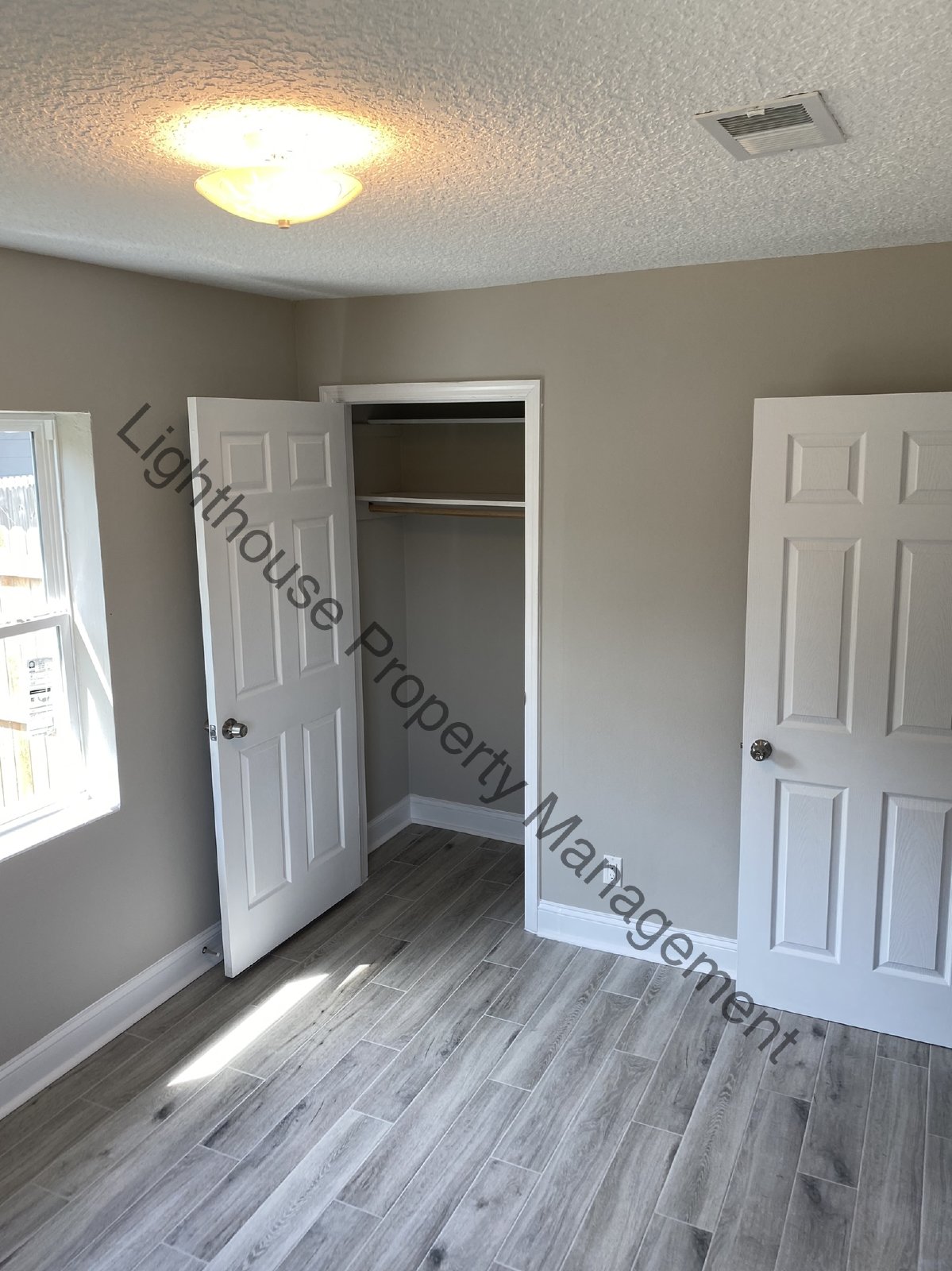 Beautiful 3 Bedroom Home With Fenced Backyard property image