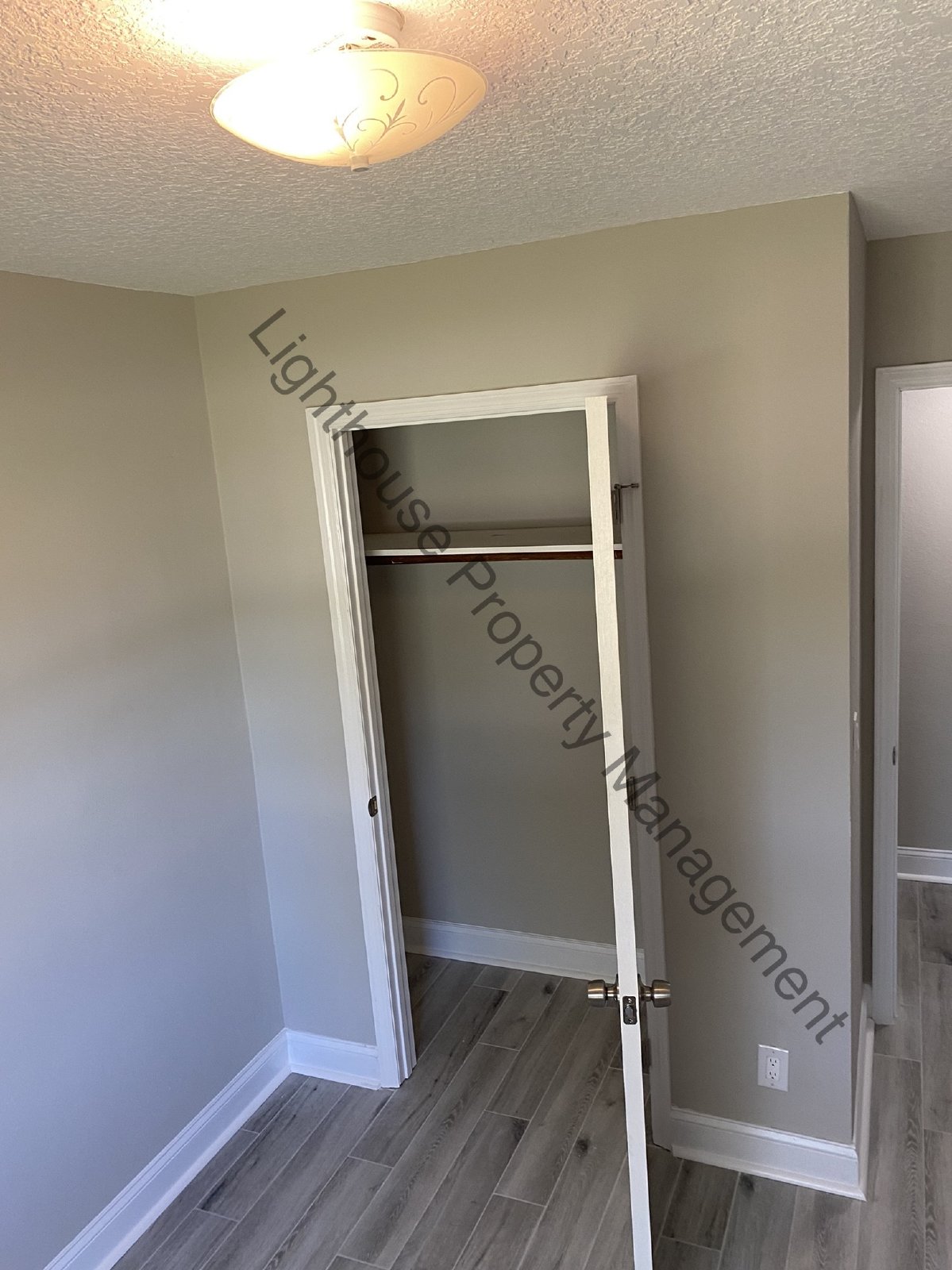 Beautiful 3 Bedroom Home With Fenced Backyard property image