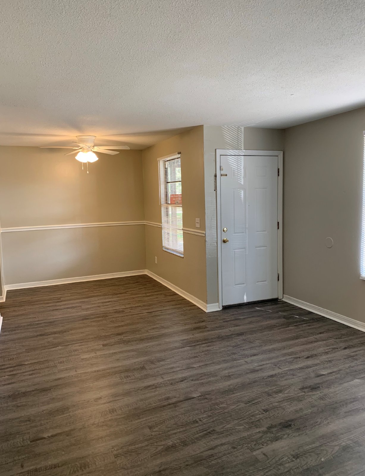 Fully Updated 2 Bedroom Apartment Close To Shopping And Dining property image