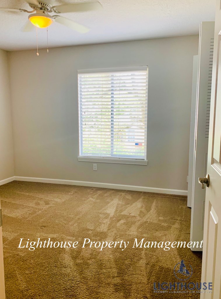 Walk To The Beach From This Beautiful Updated Townhome property image