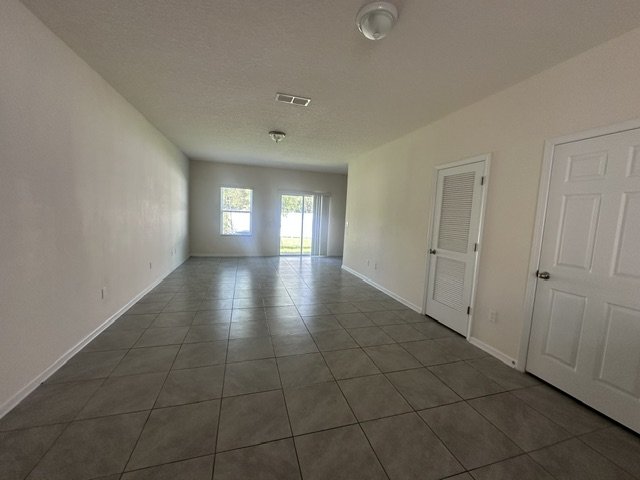 Modern 3 Bedroom Townhome Near River City Marketplace property image