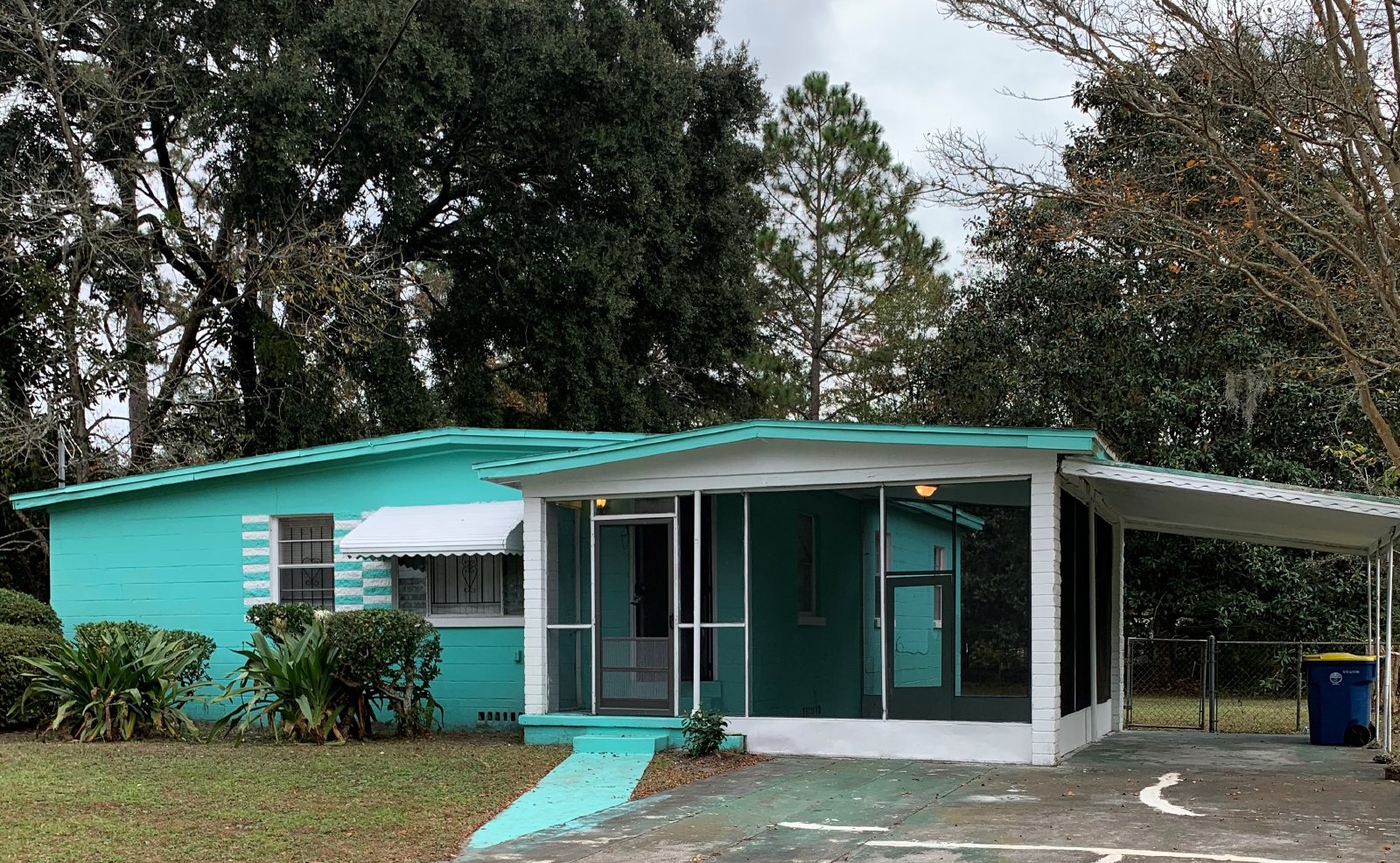 Spacious Backyard And Screened Porch In This Cozy 3 Bedroom Home property image