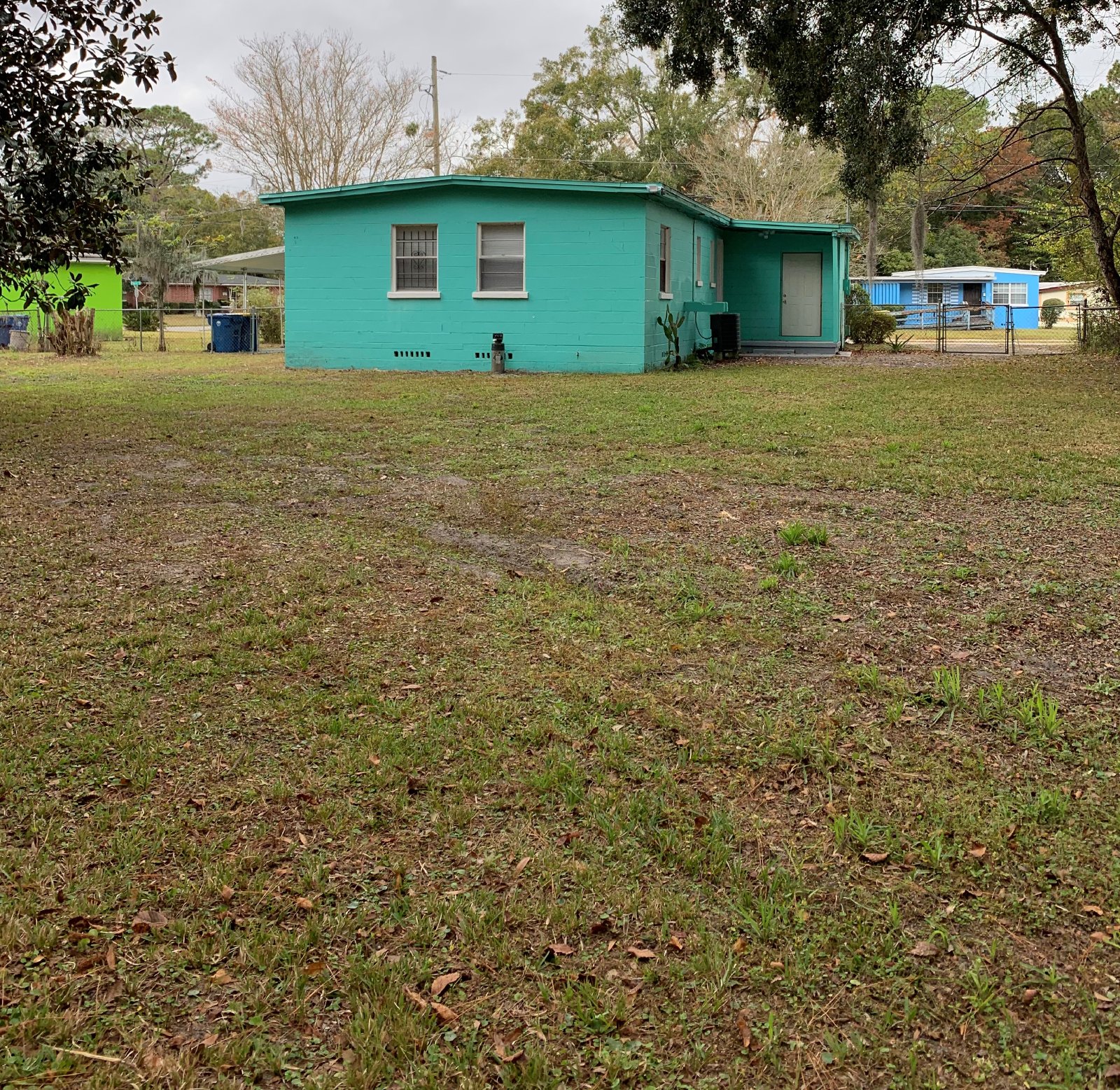 Spacious Backyard And Screened Porch In This Cozy 3 Bedroom Home property image