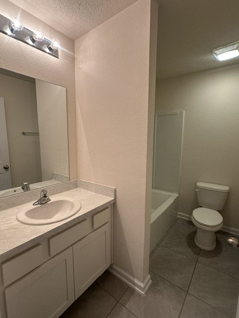 Modern 3 Bedroom Townhome Near River City Marketplace property image