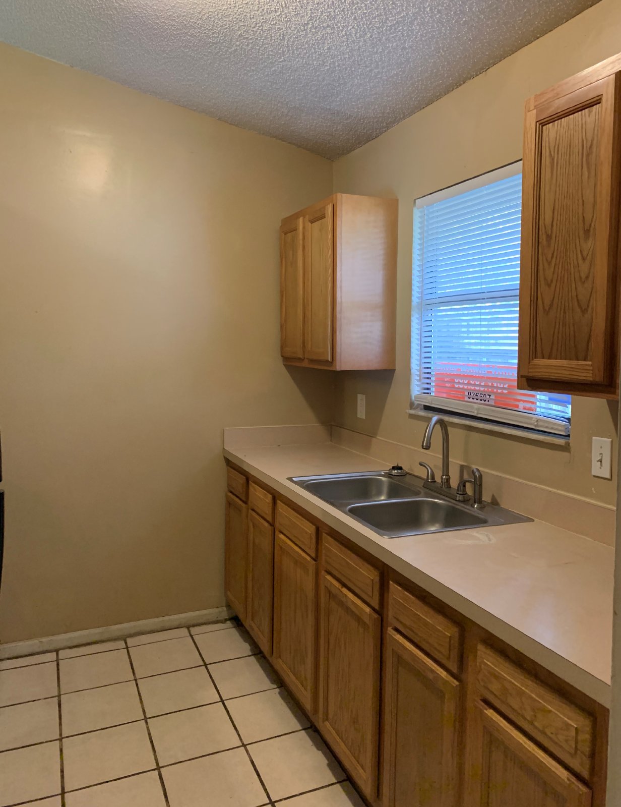 2 Bedroom Apartment With Private Fenced Backyard property image