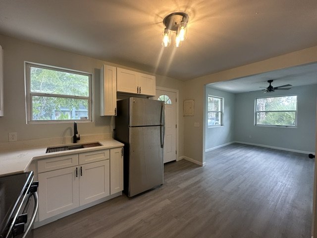 Beautifully Renovated 4 Bedroom Home With Modern Finishes property image