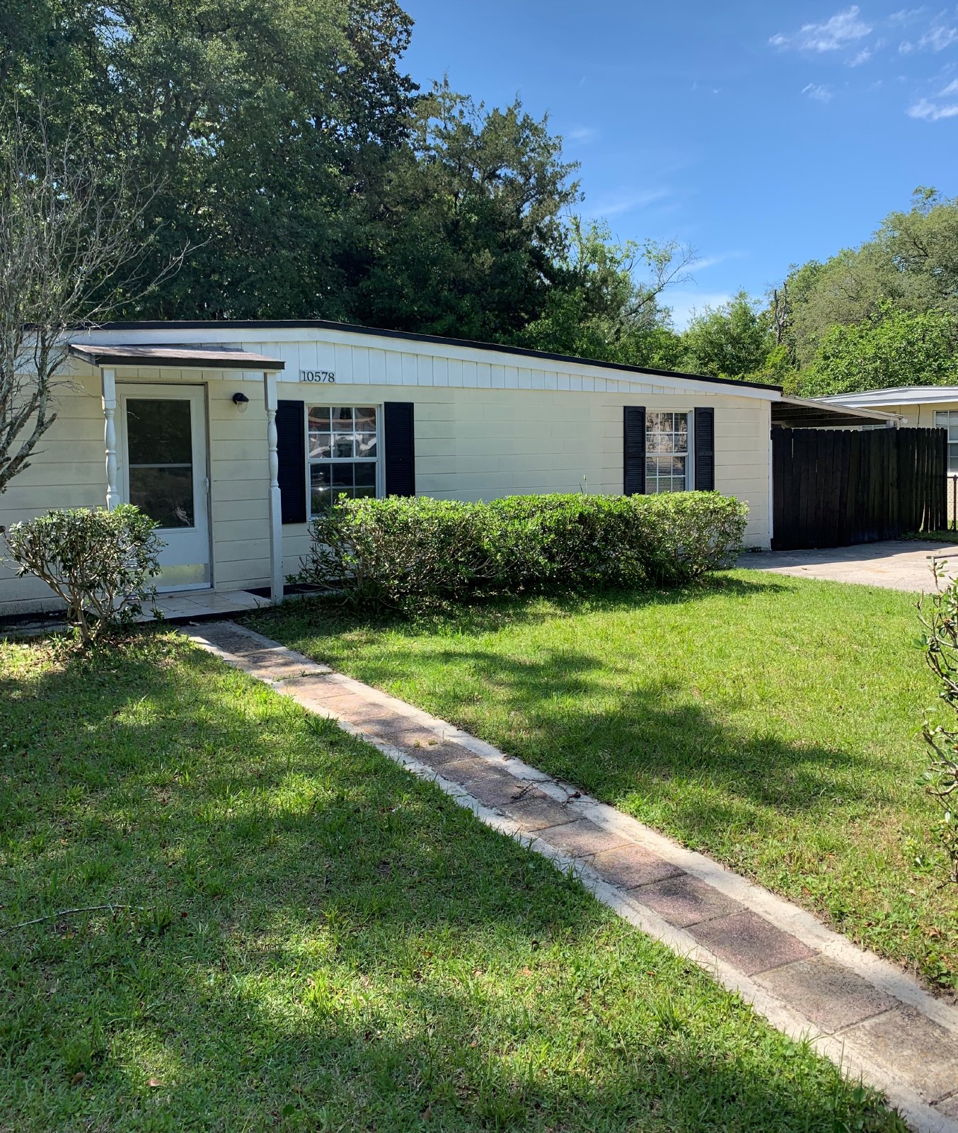 Spacious 3 Bedroom Home Near River City Marketplace property image