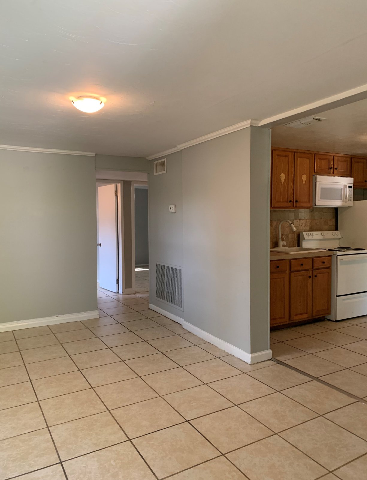 Spacious 3 Bedroom Home Near River City Marketplace property image