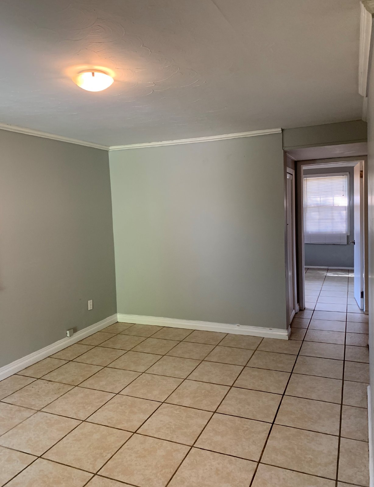 Spacious 3 Bedroom Home Near River City Marketplace property image