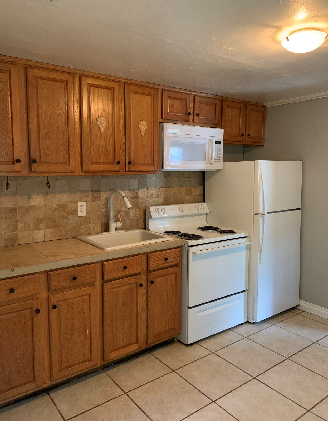 Spacious 3 Bedroom Home Near River City Marketplace property image