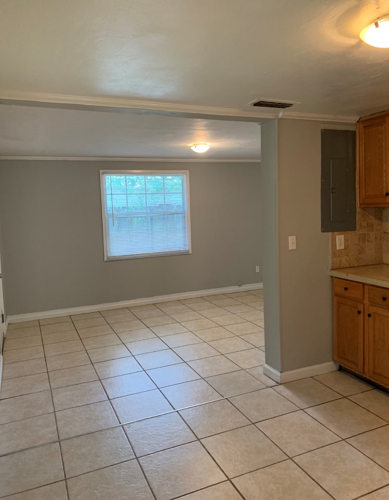 Spacious 3 Bedroom Home Near River City Marketplace property image