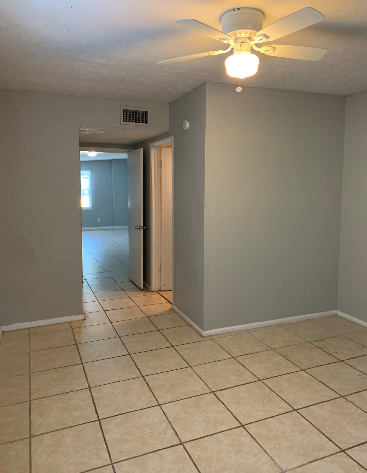 Spacious 3 Bedroom Home Near River City Marketplace property image