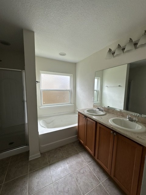 Spacious 4 Bedroom Home With Washer And Dryer Included property image