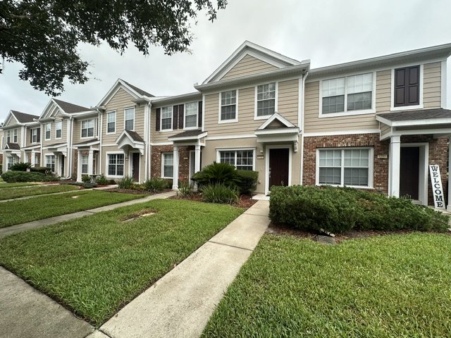 Stunning Townhome With Pond View In Gated Community property image