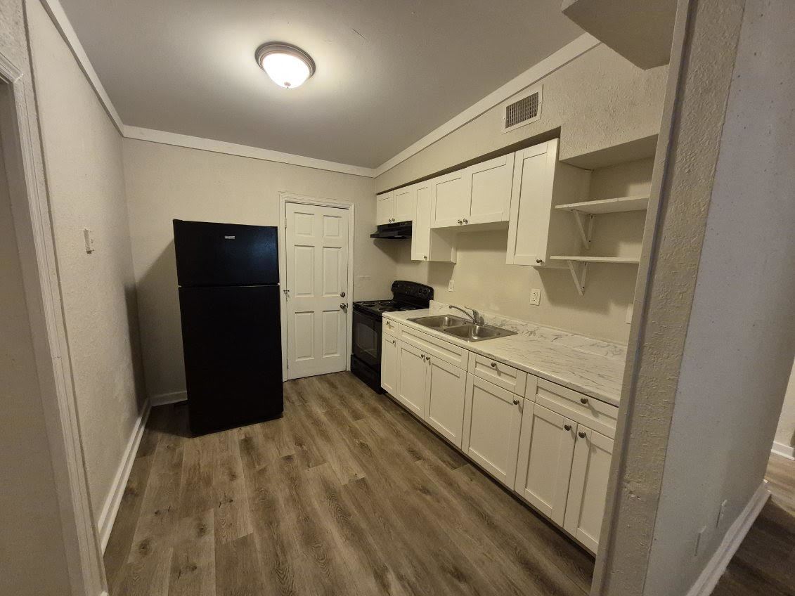 3 Bedroom Home With Covered Front Porch property image