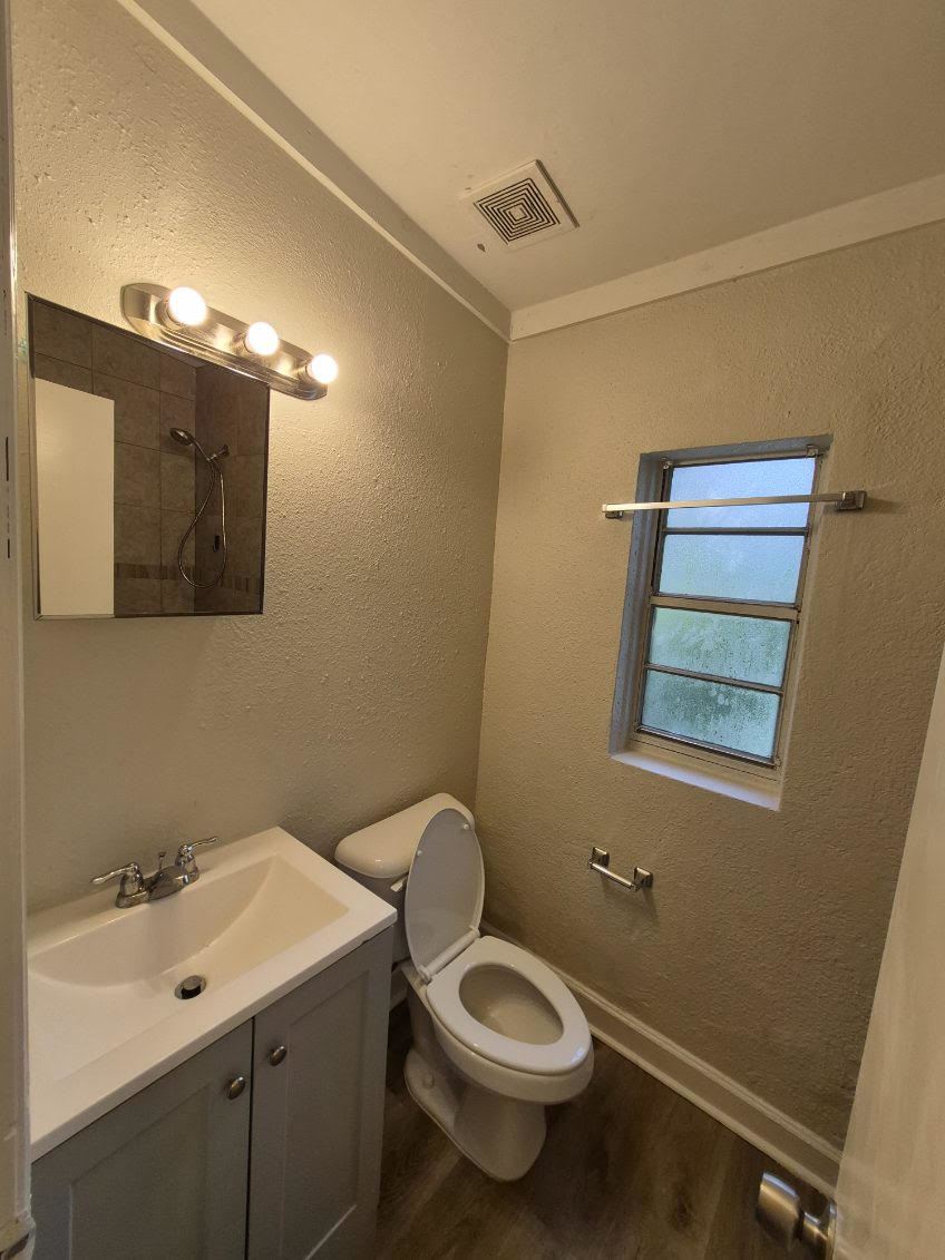 3 Bedroom Home With Covered Front Porch property image