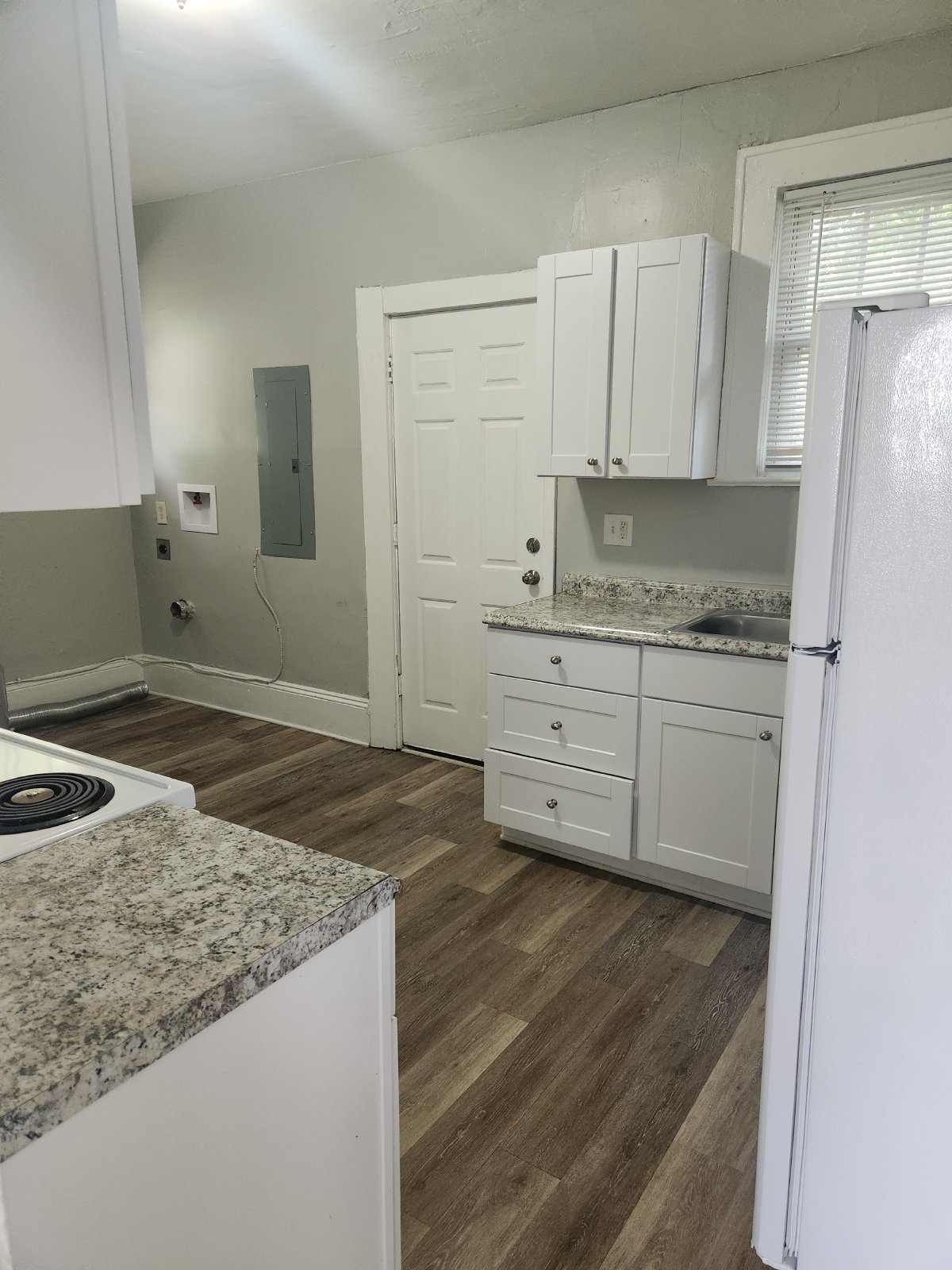 Spacious Upstairs Duplex With Private Entry property image