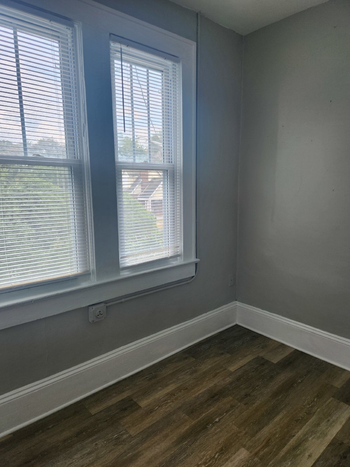 Spacious Upstairs Duplex With Private Entry property image