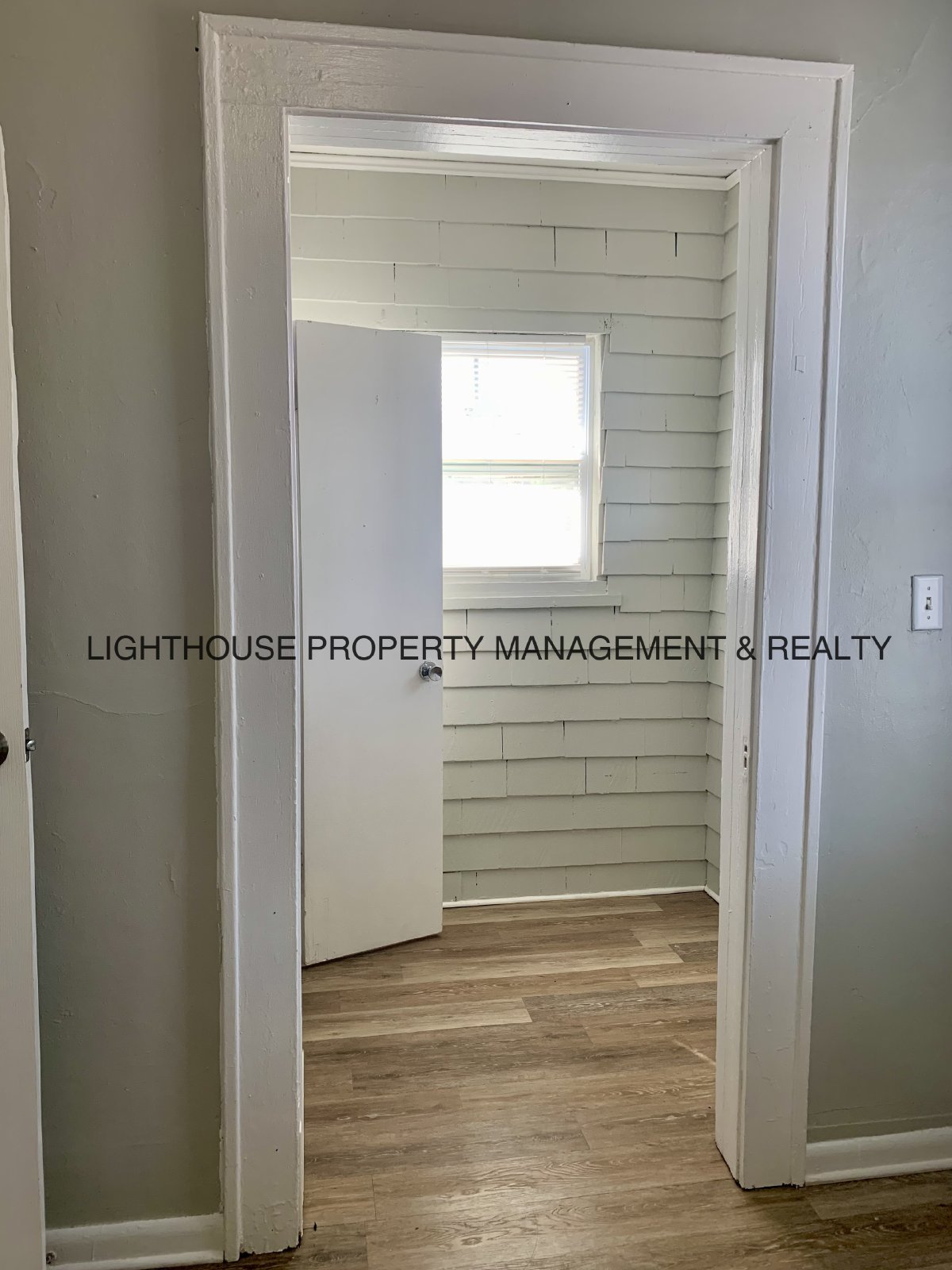 Spacious Upstairs Duplex With Private Entry property image
