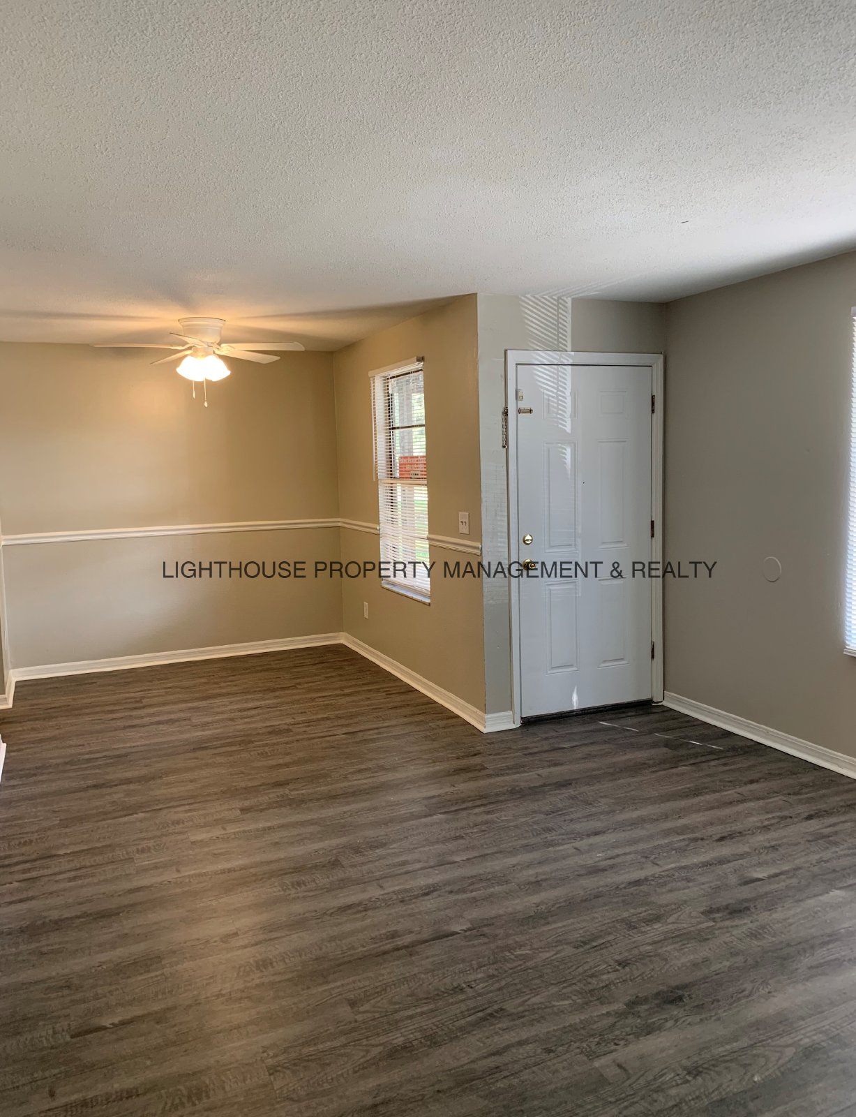 Orange Park Apartment With Vinyl Plank Flooring And Granite property image