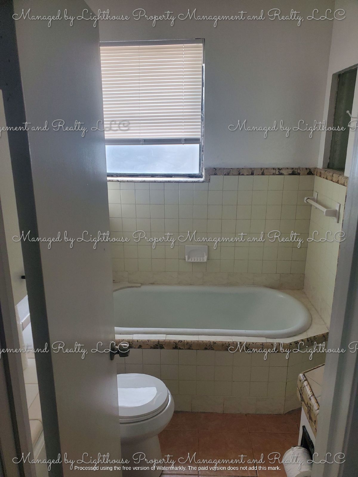 2 Bedroom / 2 Bathroom Home in Historic Springfield Huge Fenced Yard property image