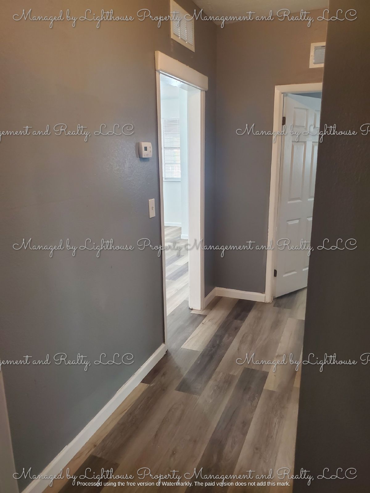 2 Bedroom / 2 Bathroom Home in Historic Springfield Huge Fenced Yard property image