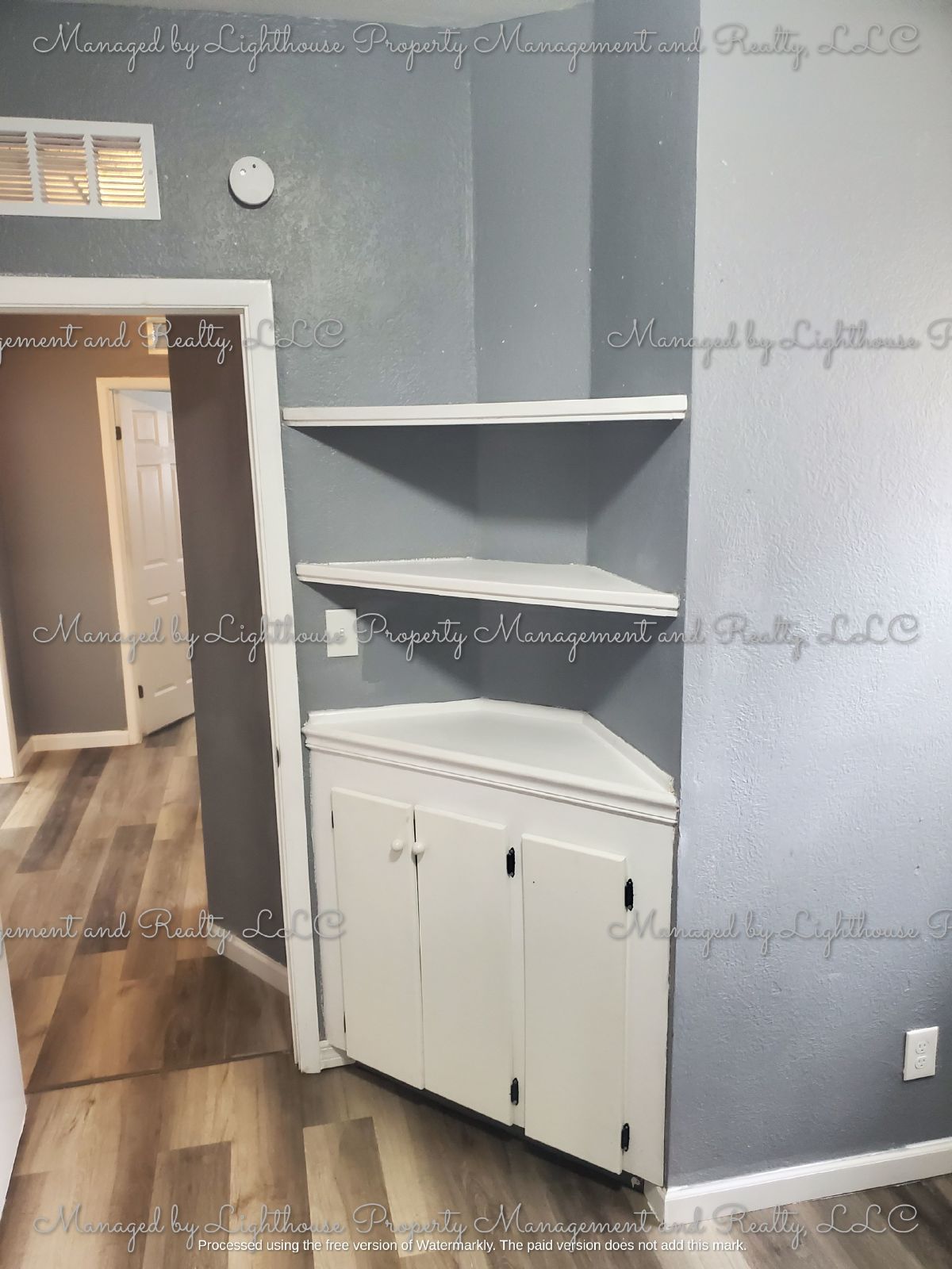 2 Bedroom / 2 Bathroom Home in Historic Springfield Huge Fenced Yard property image